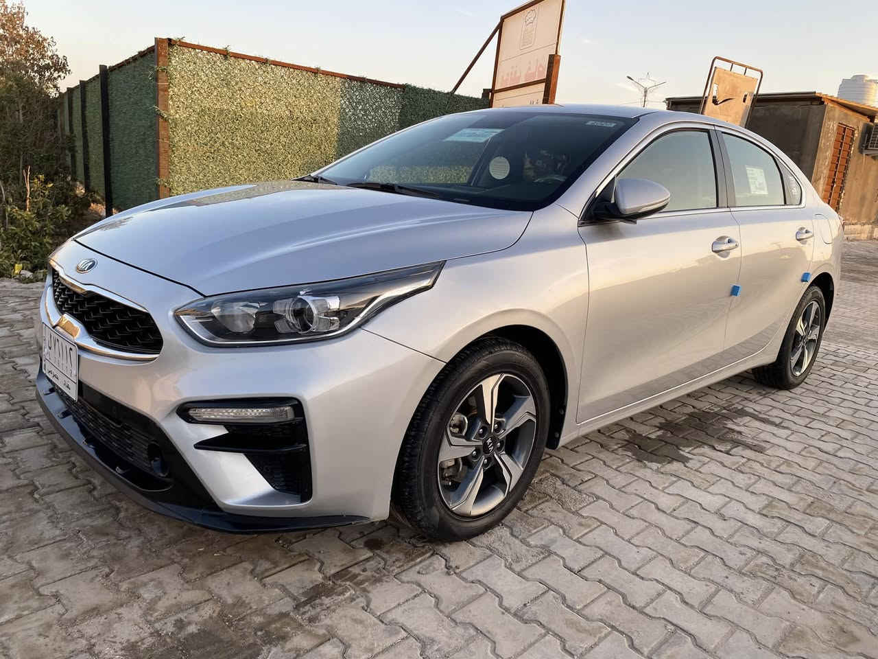 للبيع سيراتو 2020 خليجي 
كفاله عامه فتح ضربه تبديل صبغ 
مكينه 1600 السياره فول مواصفات ماعدا الفتحه 
بصمه تشغيل بصمه أبواب لد امامي خلفي حساس تبريد قطعين سياره فول وجاهزه من كلشي ع وضع شركه استخدام شخصي رقم بغداد بسمنا مشروع وطني سنويه ل28 
السعر 159وبي مجال لشراي 
***********
مكان السياره السماوه
