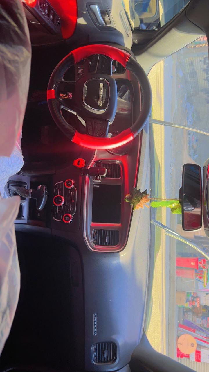 اتصال/***********
جارجر ٢٠١٩ GT اصل سياره احله من بل صوره الف عافيه الي ياخذهه ضرر تلث قطعه بنيد جاملخ سايق ربع من باب محرك كير صدر امامي خلفي مكفول برغي ما ناقصهه سياره ب اسمي ثاني يوم تحويل مكان سيار بغداد بس اتصال
