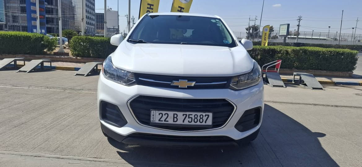 تراکس 2020 
شۆفرلێت تراکس رەنگی سپی
مواسەفات LT واتە دەرەجە 2
تەبرید
شاشە
ئاوێنە کارەبای
جام کارەبا
دوو سویچ
سوکان ڤۆلیۆم
تحدید سرعە
شاشە ئەلیکترۆنی و عادی
کامێرا
فلچە ۷ تەلقە
لایت لید
ئەی بی ئێس
تراکشن
حەسای تایە
کوشن کارەبا
ویل کەپ
ئۆتۆ لایت
سوکان تقل
مەکینە ۱٤ ی تۆربۆ مەرغوب
تەنها چاملغی پێشی لای سەیاق سبوغە بێ ژورێ بێ ئێرباگ دەعمەکەی زۆر زۆر خەفیفە، دوو سێ قۆپی بچوکی هەیە
٨۰ مایل رۆیشتوە
رونی گێر و مەکینەی و تایەکانی گۆراوە
گێر و مەکینە و تەبرید و بەردی گزۆز و کارەباییات بەشەرت
فەحس و هەزەو سەنەوی نوێ یە
سەیارەکە زۆر توند و تۆلە ئی خۆمە و بەناوی خۆمە زۆر جوانترە وەک لەوێنەکە دیارە
نرخی 125 وەرەقە و معامەلە
تکایە هەموو شتێکم بە وردی نوسیوە.
*********** أربيل, العراق
