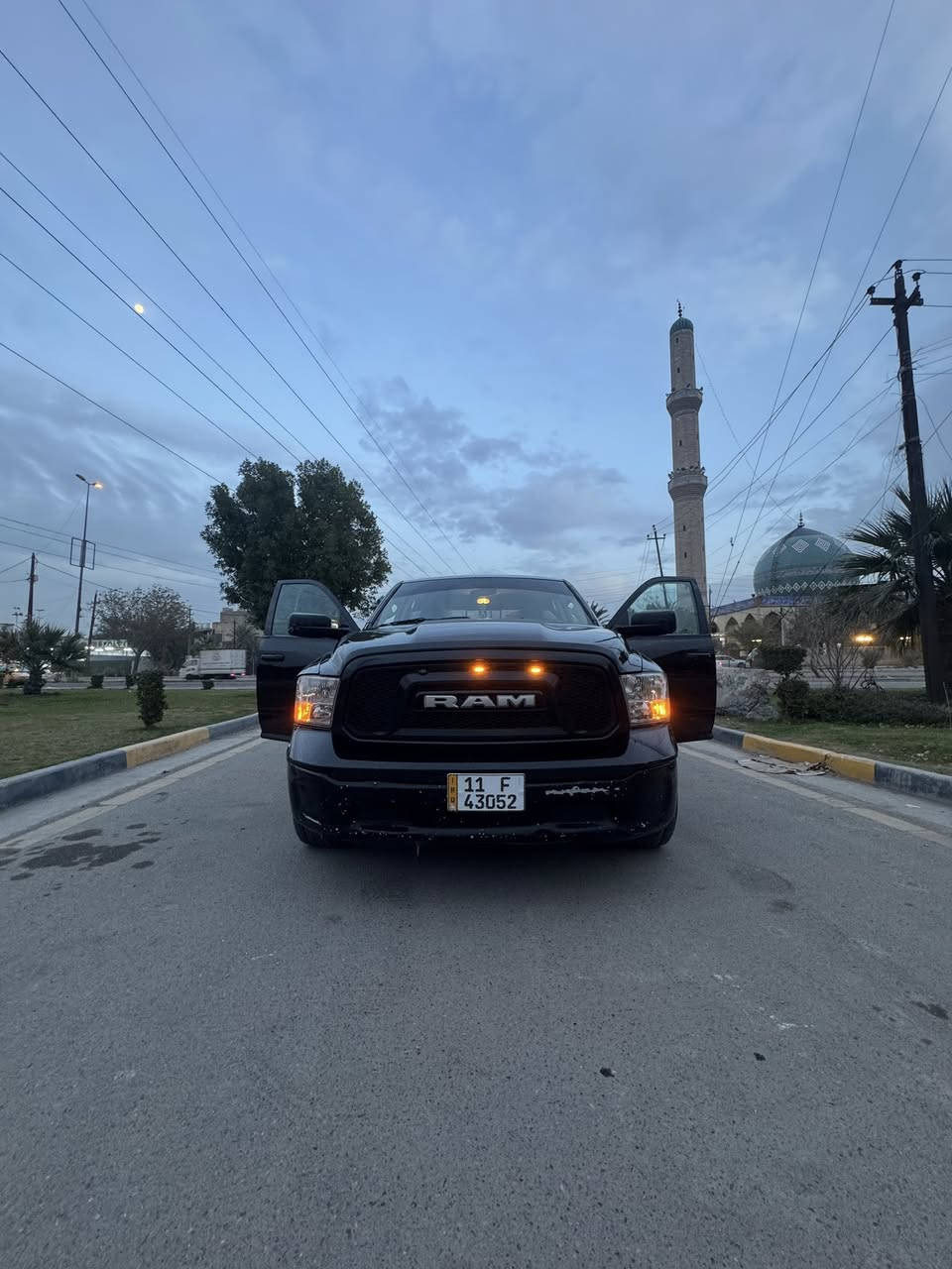 السلام عليكم
رام كلاسك موديل 20 باب طويل المرغوب
حادثه
جاملغ اليمنه تبديل +صبغ وصبغ وشوي من البنيد وشوية من الباب الراكب لسياره نضيفة حيل 
هسة شادلهة ويل وتايرات جديدة وبطارية 
عليها دوس 
بلكات اريديوم 
كزوز بواباب ومبرمجة يم الوحش ايكل 
ماشية92 الف
رقم انكليزي باسمي يعني ثاني يوم تحويل
السعر 190وبيهة مجال قليل حيل حك جيتك 
مكان السياره البياع السيديه 
رقمي
***********
