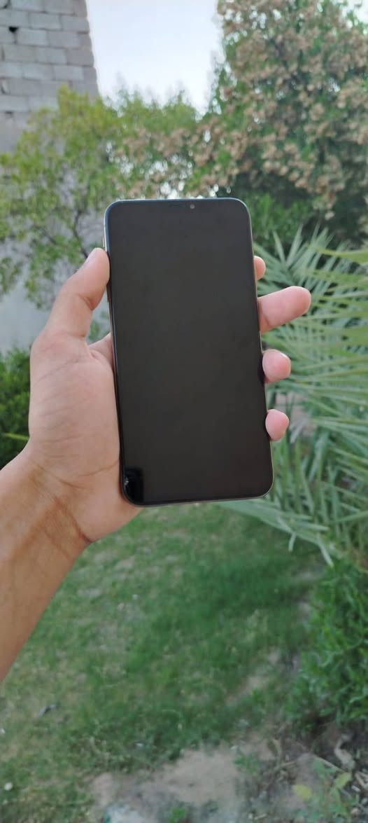 السلام عليكم 
اكس اس ماكس 
ذاكرة 256،بطارية 78
جهاز وتر مابي اي شي مبدل 
كل شي شغال ما بي اي خلل فقط هذه الفطر بلشاشة 
ما مأثر ع لمس ابد
سعر 220 وبي مجال بسيط
مكاني الغزالية 
خاص او راسلني واتس فقط
***********
