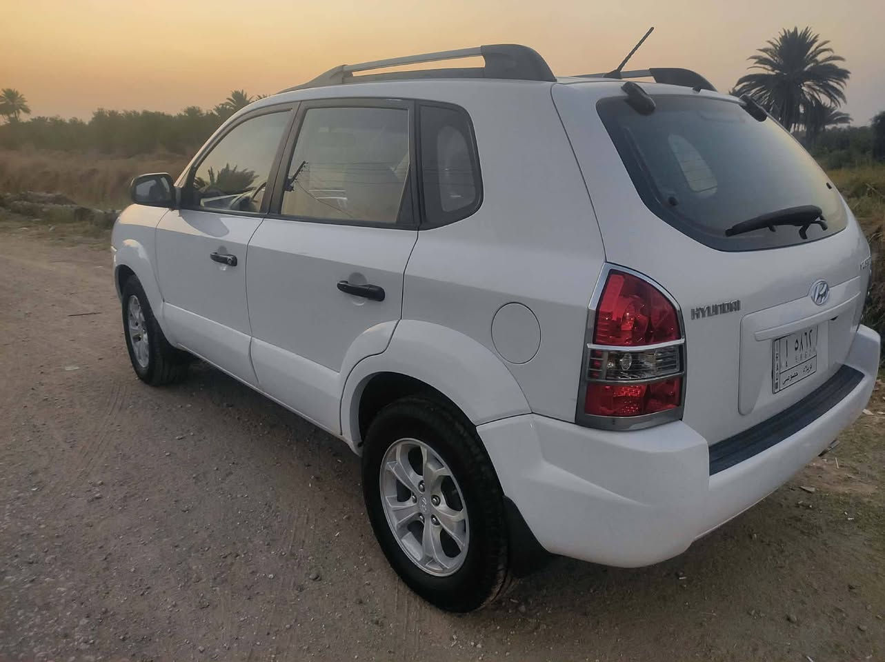 توسان للبيع او مراوس موديل 2009
بيها بس صبغ بنيد وجاملغ العبري الامامي  رقم للاتصال ***********
