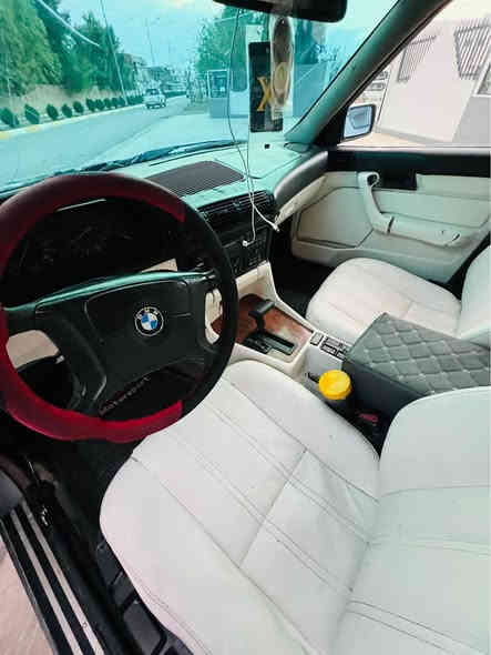 بیئێم مودیل1991
 کراوە بە 1995
 525iبیلاد گێر ئۆتۆماتیک مەکینە کەپس
 گێرو مەکینەو ئەکسل بەشەرت
بۆیاخ عامە بەس چەمپێکی پێشی هەیە لای سەکن 
موسو بڕاوە بەشەرت 
سڵایت چوار جام کارەبا
 دەبڵ ئێرباک پێش پان
 کوشن جلدی سپی
 چوار تایەو ویلی موشەبەکی بیلادی لەژێرە
ڕەقەم هەولێر سەنەوی بەسەرجوە بەشەرتی تحویل  6ورەقە غرامەی لەسەرە دوای معامەلە ئەیگێرمەوە                سعر 48مجال
شوێن چەمچەماڵ 
ژ.م ***********
***********
ئەدمین ❤🌹 شمشمل
