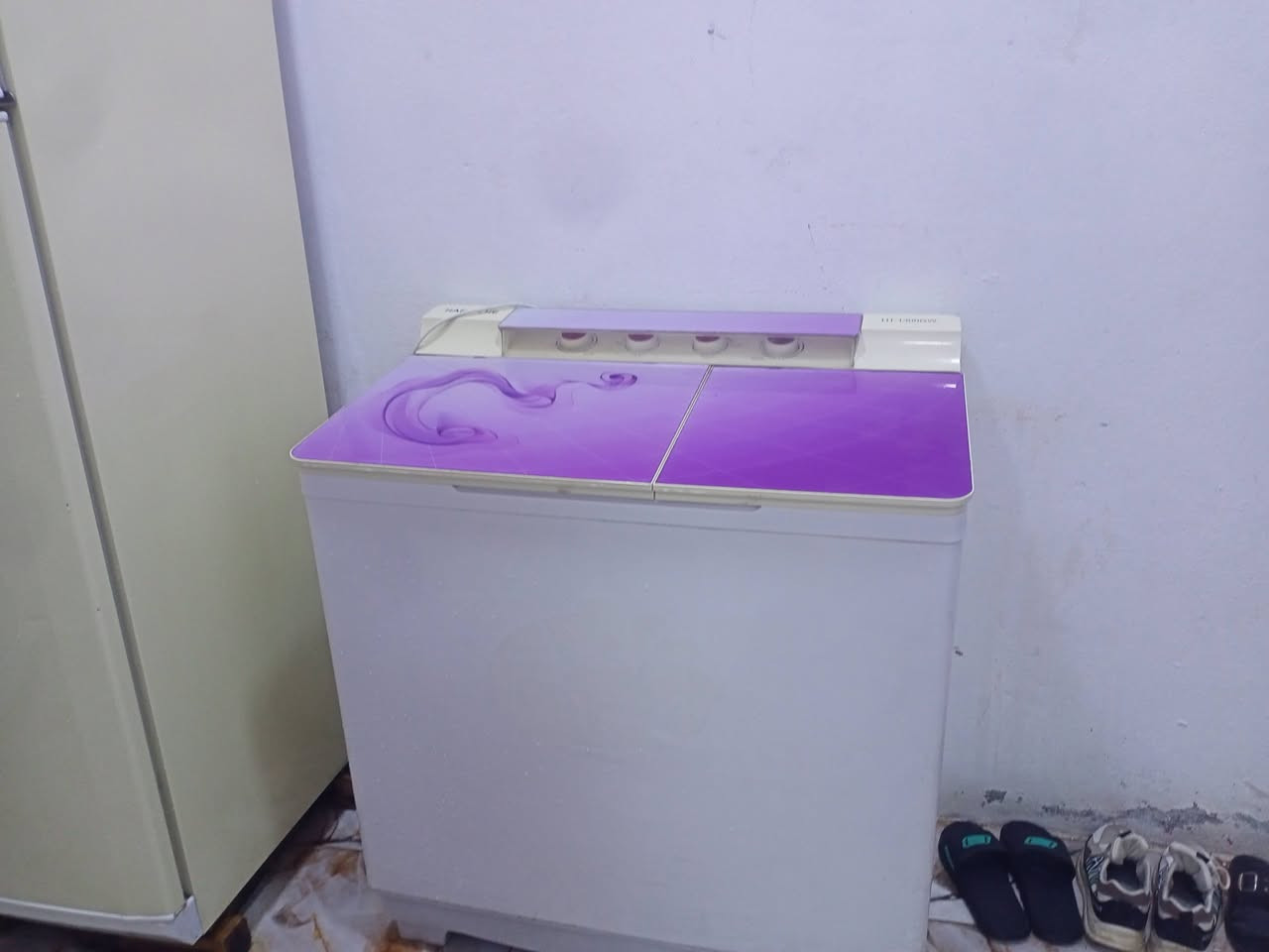 للبيع شرط نضافه 100/90 عنوان موصل جانب الأيمن شارع فاروق القديم سعر ثنينهم قفل بدون معامله 250🔒 تواصل عل خاص واتساب ***********
