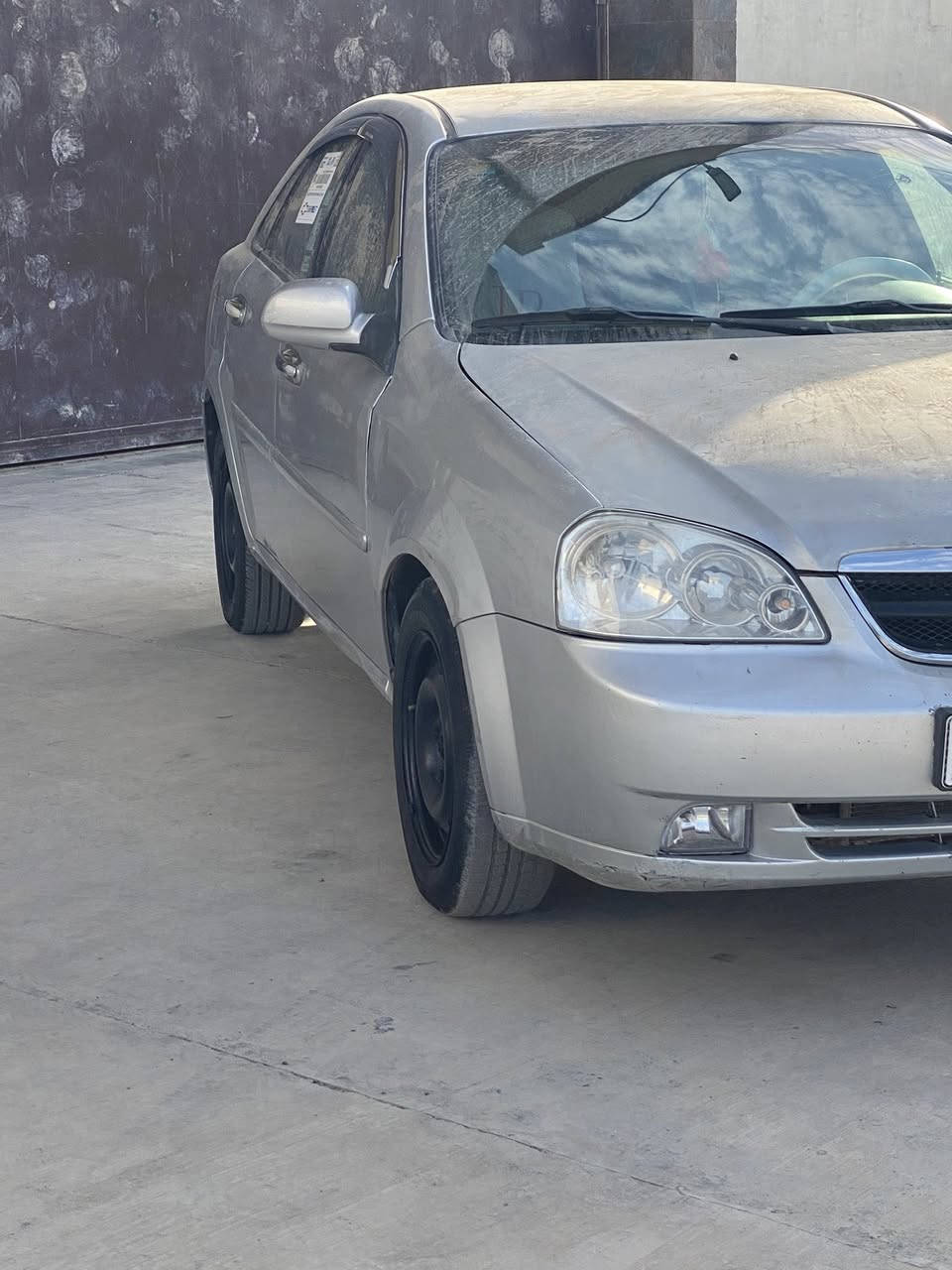 سلام عليكم فورنزا ساسوكي موديل 2008  كير اوتماتيك رقم دولي سياره كير ومكينه بشرط  تخم تاير تبريد تدفئه شغال صدر جديد بيها 3 قطع صبغ واكو جراد خفيف يتعالج سعرها 64 ورقه مجال قليل مكاني سامراء هاتف ***********
