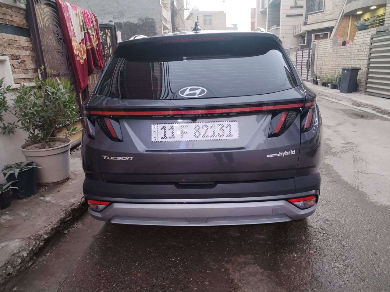 2025 Tucson limited هايبرد
توسان لمتد اعلى مواصفات لون فيلي شذرة 
فور ويل
رقم بغداد 
ضرر تبديل جنطه وصبغ نص الجاملغ الخلفي جهة السكن 
باقي السيارة كفالة  
السيارة بدون إرباك 
السيارة جديدة ودخول جديد واخت الزيرو بعدها 
ماشية  11  الف ميل 
1- محرك 1600 توربو هايبرد 
2- بانوراما 
3-اربع كامرات امامي وخلفية وجانبية بالمرايات 
4- حساسات امامية وخلفية ١٢ حساس
5- رادار امامي وجانبي وخلفي نقط عمياء 
6-تتقدم وترجع بالبصمة 
7- كشنات جلد ابيض وكهرباء الاماميات 
8- تبريد وتدفئة كشنات امامية وستيرن تدفئة وكشنات خلفية تدفئة 
9- كير تعليك و شفتات ستيرن 
10-خزن كشنات
11-لايتات عدسات تختلف عن العادي
12- صندوق كهرباء ومن تقترب منة يفتح  
13- داتا شو تعرض على الجامة الامامية 
14- سستم صوت Bose مع دمام بالصندوق
15-اوتو هولد
16- مساعدة النزول من المنحدرات 
17-شاحن تليفون واير ليس 
18-حساس قراءة العين 
19-الوان داخلية تتغير ١٠ الوان بيها 
20- انارة داخلية led 
21-شحن تايب سي 
22- ويل كب حجم ١٩ 
23- شاشة كبيرة ابل كار بلي واندرويد اوتو 
24-مرايا قلاب عند الرجوع للخلف
25- كامرات مع الاشارة
26- رادارات وسياقة ذاتية ومرايا تعتيم ذاتي
السيارة جديدة ومابيها اي نقص 
مكان السيارة بغداد
بدون ارباك
السعر 220  وبيها مجال 
***********
