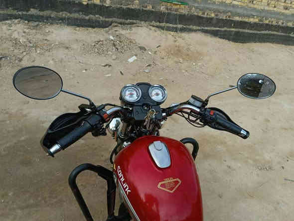 السلام عليكم ورحمة الله 
دراجة سونلك 2022 رقم دولي نجف بأسمي
دراجة حلوه وجديده محرك مبدل بوشه اصليه فقط 
السعر 1200 وبيها مجال مكاني نجف ***********
