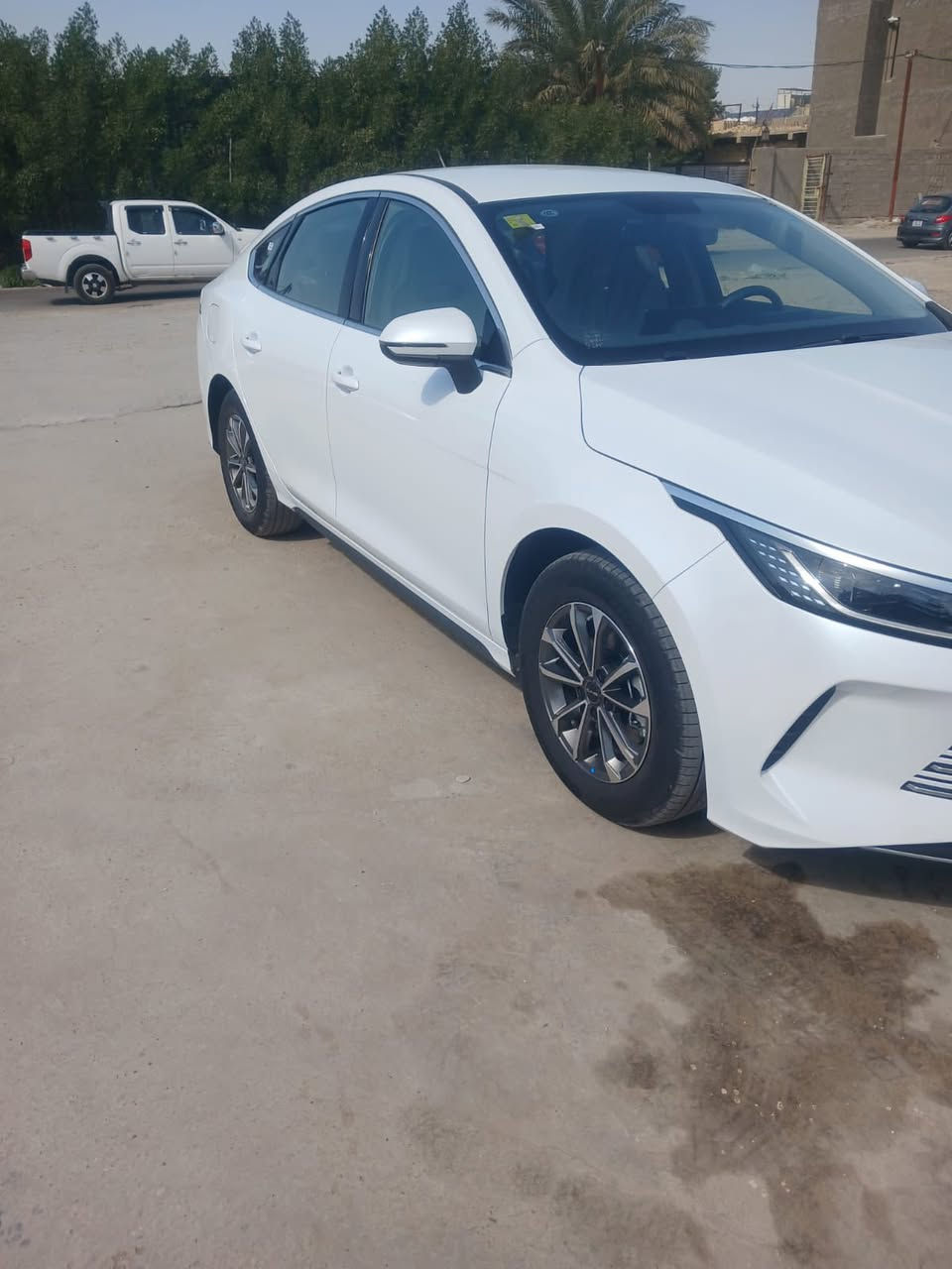 السلام عليكم بي واي دي جديده ماشيه 5000 السعر 130 او مراوس حسب لقناعه وهذا رقمي ***********مكان لسياره بغداد
