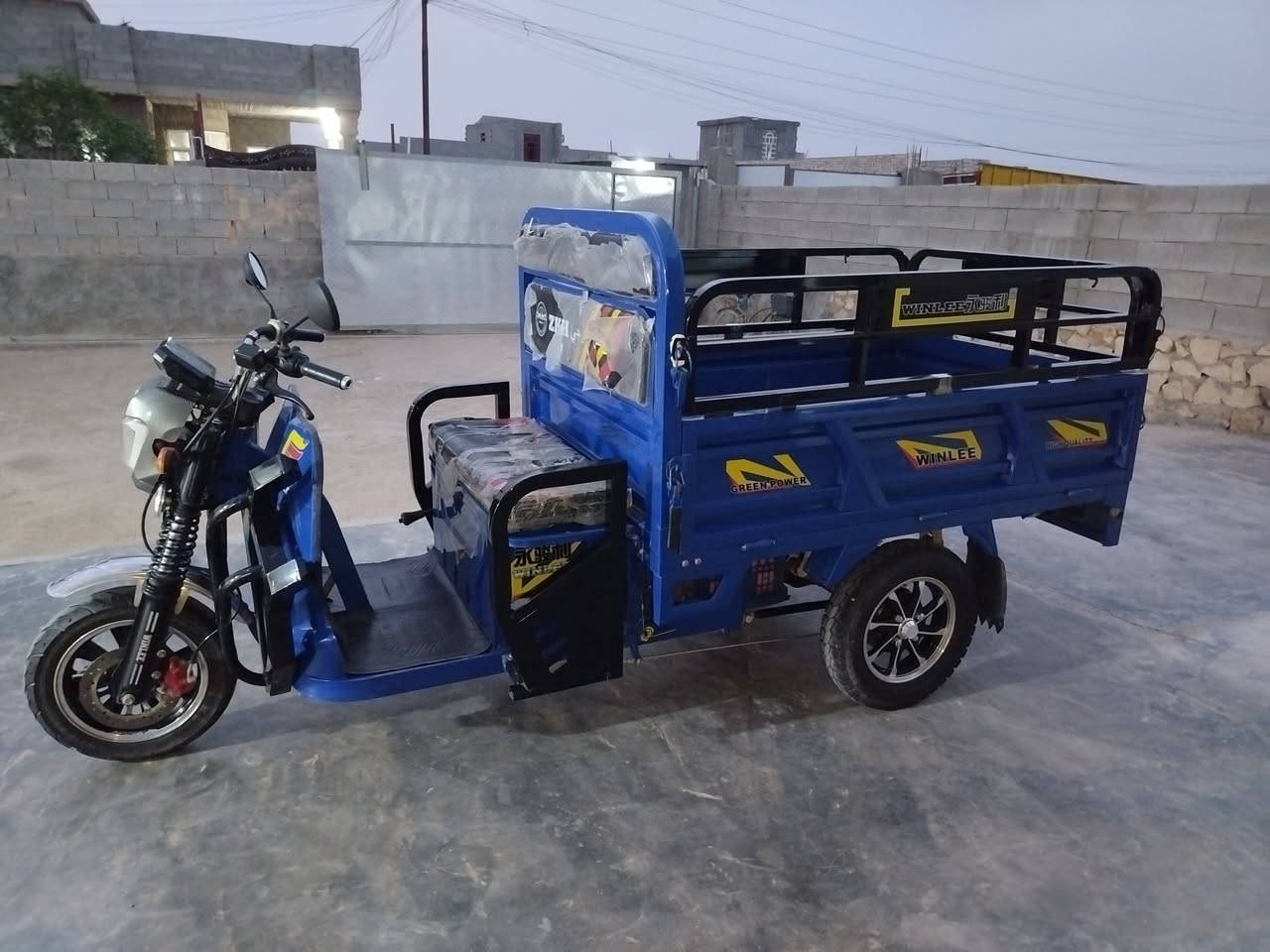 سلام عليكم ورحمة الله وبركاته من رخصت الادمن بسب الوعود الكاذبه اعد النشر ستوته شحن للبيع 6 باتريات جدد حجم 36 انبير معا نظام صعود كهربائيات كله شغاله 3 سرعات  الاستفسار على الرقم *********** مكان الانبار الرمادي
