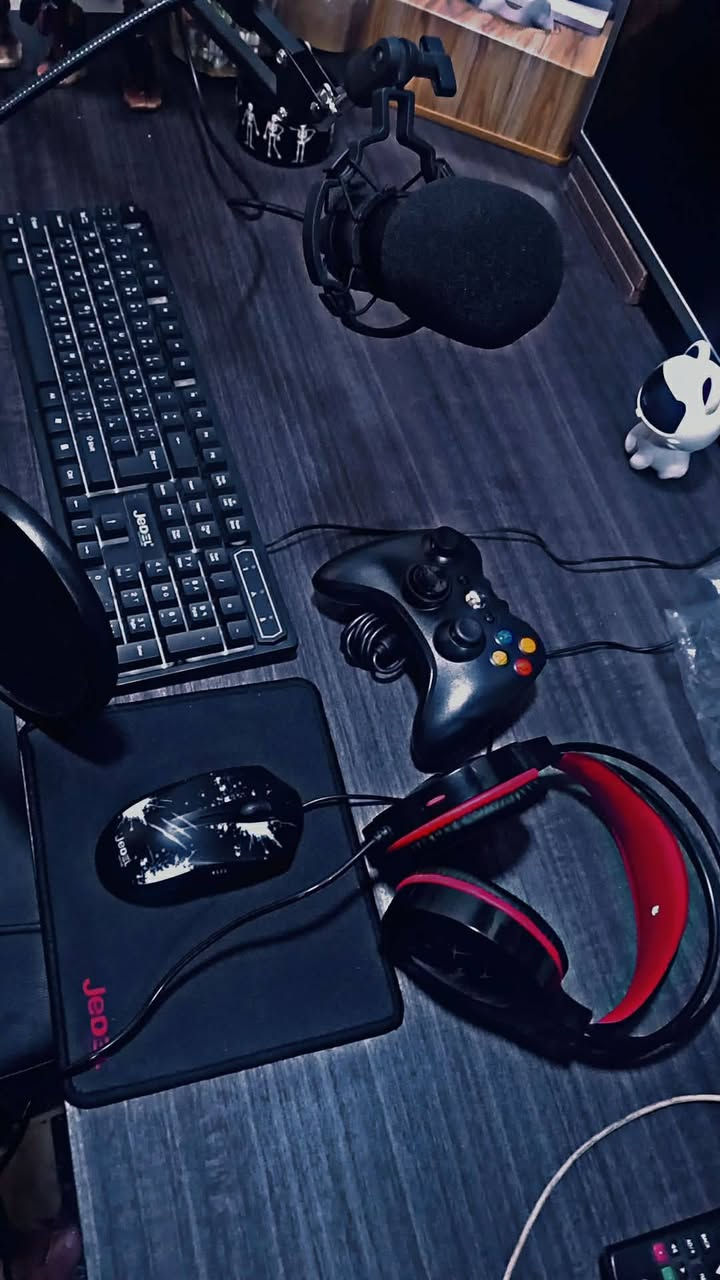 Core i7 4790
كيس العاب خراض ويه كيبورد موس سماعه فقط سعر قفل 325الف
Ram 16 GB
رقم الهاتف مكلف بنشر خبر رقم الهاتف ***********
Gpu gtx 1050 ti 4gb

SSD 128 gb

HDD 500 gb

Power 550w

کیس اسود 4 فان RGB
رقم الهاتف ***********
