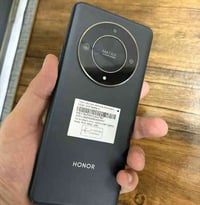 مستخدم هونر x9b 5G ذاكرة 256 اللون اسود  عشوائية 12 + 8 شاشة 120 فريم ...