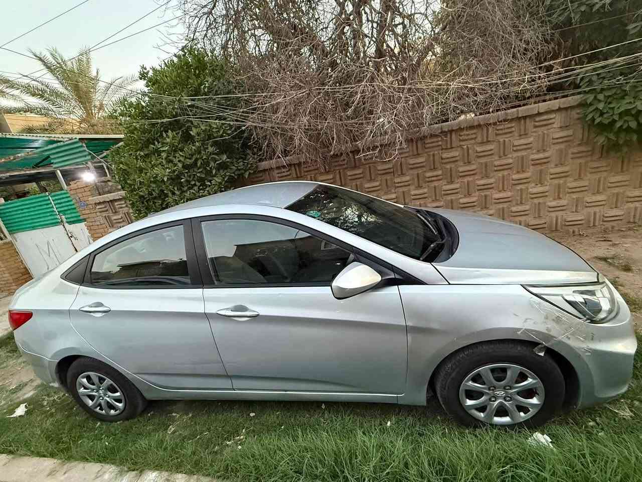 اكسنت 2016
امريكي 1600GDI
ماشية 93الف ميل 
بيه باب صبغ وجامغ نفس الجهة 
بنيد مبدل وصبغ 
صدر جديد 
منظومة بانزين جديدة
تايرات جديدة 
بيه ملاحضات بسيطة بل كشر طخات 
***********

