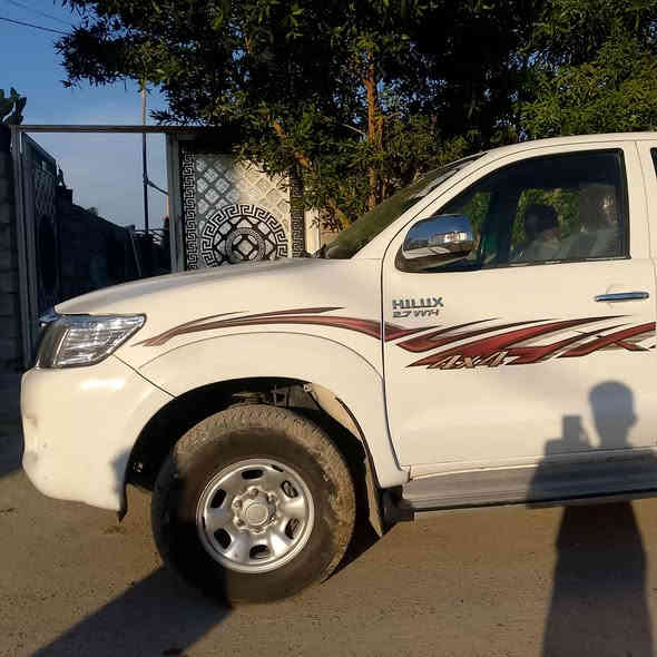 السلام عليكم بيكم فور ويل 2013 وتماتيك للبيع بيهة صبغ 4 قطع جاملغات عل نص ونص بنين ونص باب السيارة نضيفه وخير من الله 195 وبيهة مجال قليل *********** غير متواجد عل فيس مكاني بغداد
