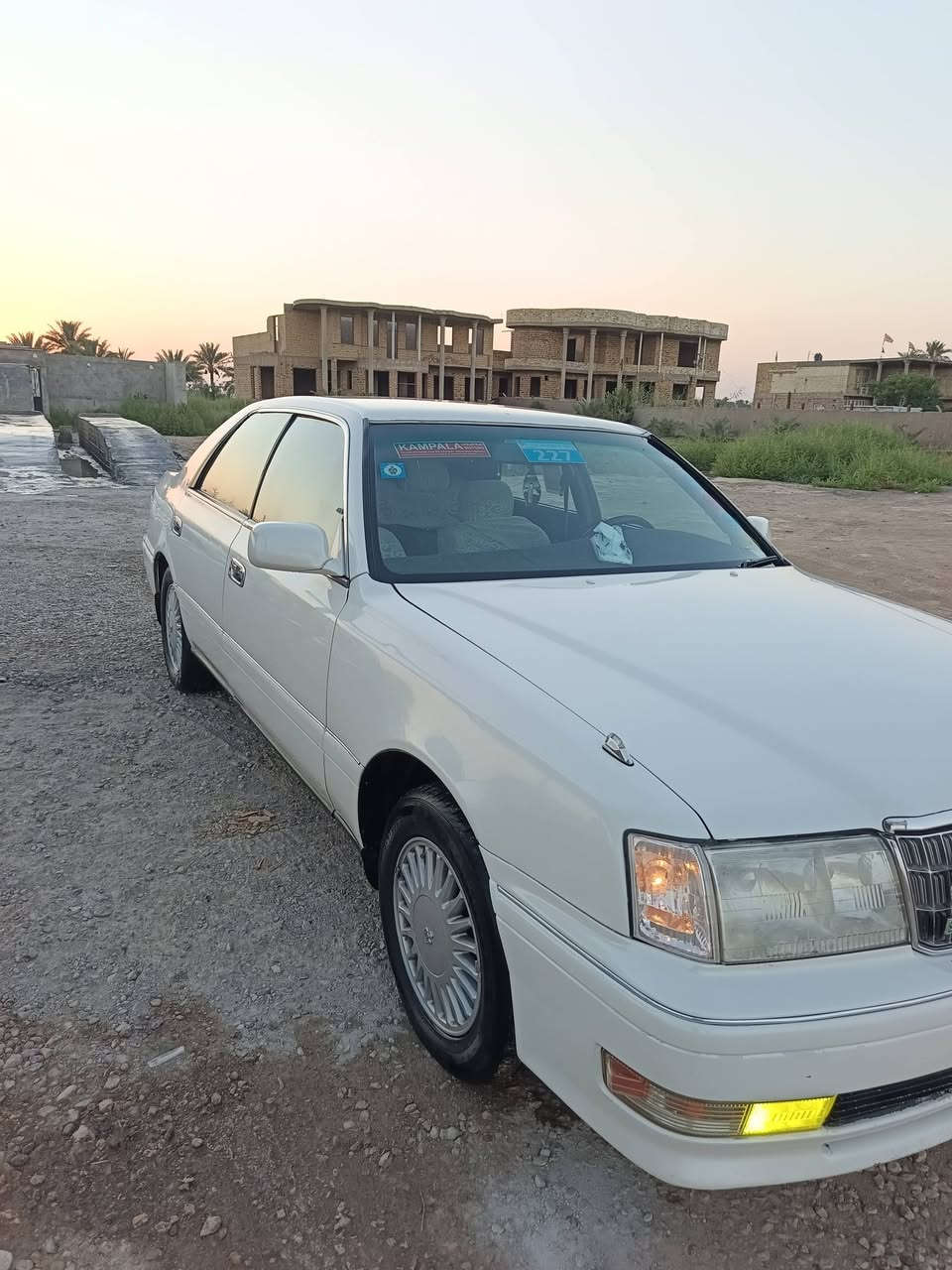 للبيع فقط👉🏼
/النوع كراون راس الثور فلات))
ألون ابيض صدفي
سنه الصنع 1996 
الرقم بغداد  سنويه 31رقم  دوالي 
—————تفاصيل سياره👇🏼——————  
بيها كص  فقط جملغ خلفي فقط 
مكفوله من نقل مكفوله من الضربه 
كشنات كهربائيه
مكينه 2500  جديده شرط
كير جديد
تبريد ثلج ❄️ 
حداديه زيرو
تخم تاير جديد
تخم ويل 
كبات جديده
بجم كرستال 
لايت زنون عالي ناصي 
شاشه عارض بلوتوث 
سستم سماعات كامل
سياره حلوه وجديده وجاهزه ع آخر حبايه
سعره 88 وبيه مجال بسمي 
‏‪***********‬‏
مكاني ديوانيه بل مهناويه
