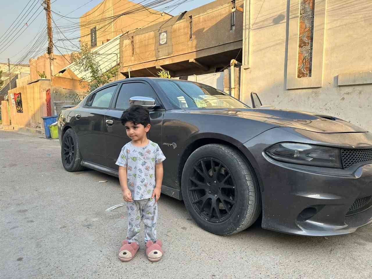 سلام عليكم
چارجر مديل 2016 بيع او مراوس 
سياره مثل مموضحه بلصور
وارد كندي رالي عليه برمجه خفيفه للگير وعليه گزوز 
بيه نواقص خفايف 
للتفاصيل اتصال
عبد ***********
او مراسله صفحه مكان بغداد
