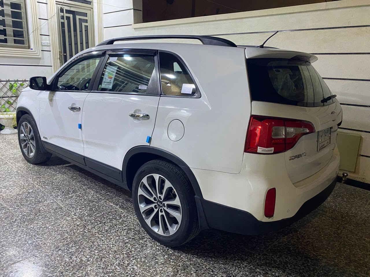 سلام عليكم من رخصت لادمن
كيا سورنتو موديل 2014 فول مواصفات خليجيه كويتي واحد ع واحد اعلى موصفات بسورنتو رقم بغداد باسمي 
سعر 190 وبيها مجال للشراي للستفسار 
***********
***********
