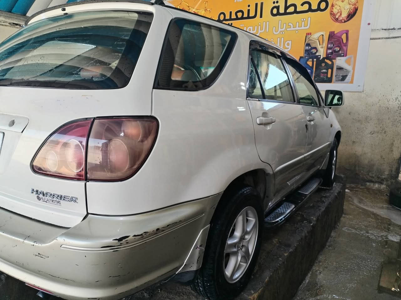 سلام عليكم تويوتا هارير موديل 2000 مكينه 6 سلندر تبريد شغال قطعتين  رقم ذي قار مكانه ناصريه تحويل مباشر سياره جاهزه  مكفوله كفاله عامه بدون ضربه وصبغ وتبديل كل غراضه كامري بلاد3 انضمه قياده مري شفط سعره 68 مع المجال الاستفسار اكثر اتصل ***********
