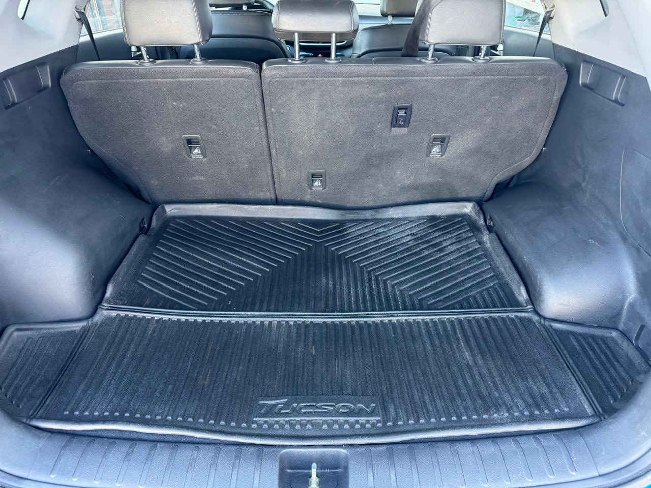 السلام عليكم ***********
توسان وارد 2020 حادثه موجود بلصور + بلعراق بيها بارد. بلصندوك على كدك شبر فقط 

اعلى موصفات بلتوسان رادار امامي جانبي بنورما   مثبت سرعه كار بلي هاند بريك دكمه كشنات تدفى خلي امامي قطعتين تبريد كشن السايق كهرباء ماشيا 115الف كيلو 

180 $ قفل
