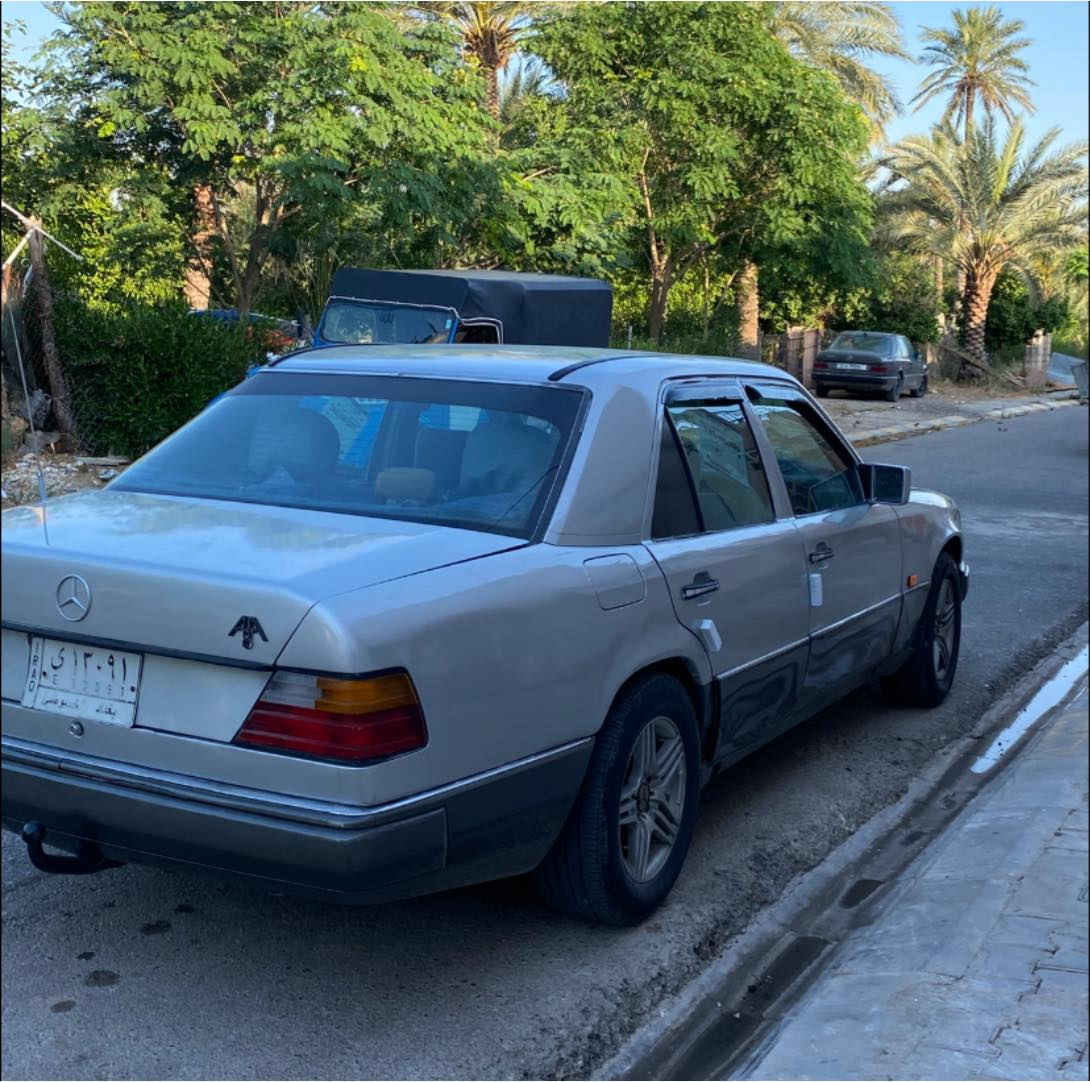 سلام عليكم مارسدس دب موديل 1985
كير ومحرك بطه VVT اب شرط لا صرف لا بخار كهرباىيات كله شغاله تبريد ثلج ❄️ صدر امامي خلفي جديد تخم تايرات جديد ويل جديد سياره معمره جاهزه ما ناقصهه برغي #شرط_التحويل هزه جديد غرفتهه  حلوه جديده سنتر لوك عل سويج سياره جاهزه وجديده مال جناي بطاين جديد جامات كهربائي #سعرهه_42_وبي_مجال مكان السياره ديالى ناحيه السعديه الجبل اي استفسار  اتصل ***********
