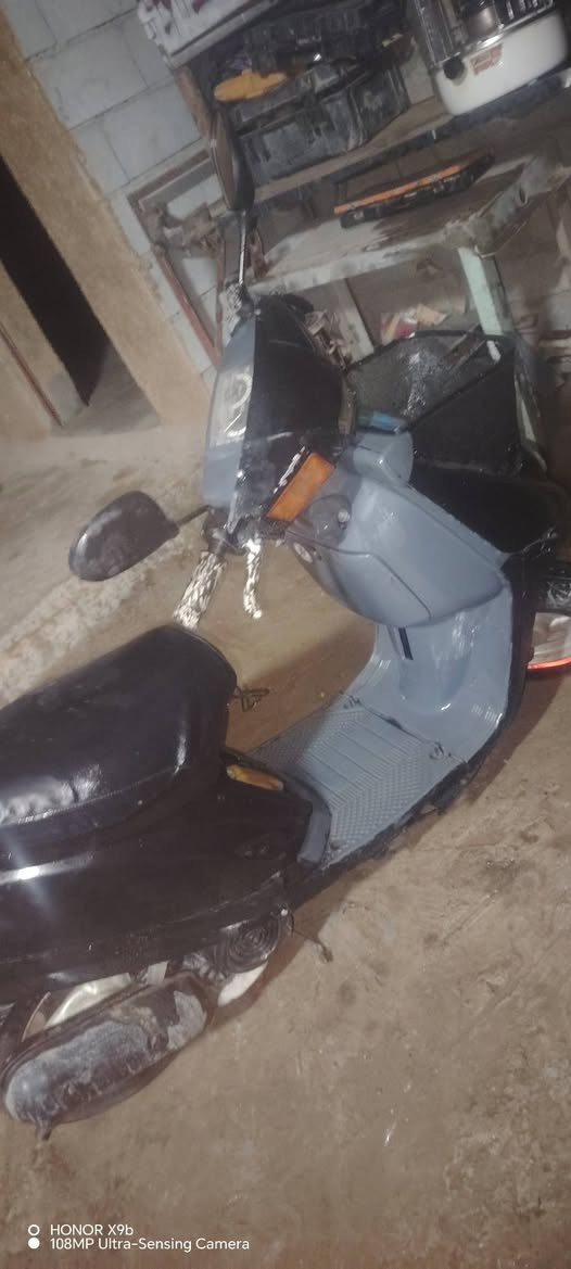 ماطور بزون نضيف سرعتو فول اشاير بس ايعوزهن كلوبات كيج بانزين شغال مقصد بانزين هندر واحد معمر جديد ماطور نضيف ومصروف عليه 
سعرو 240 وبي مجال لشراي 

شراي خبرني 
***********
***********
