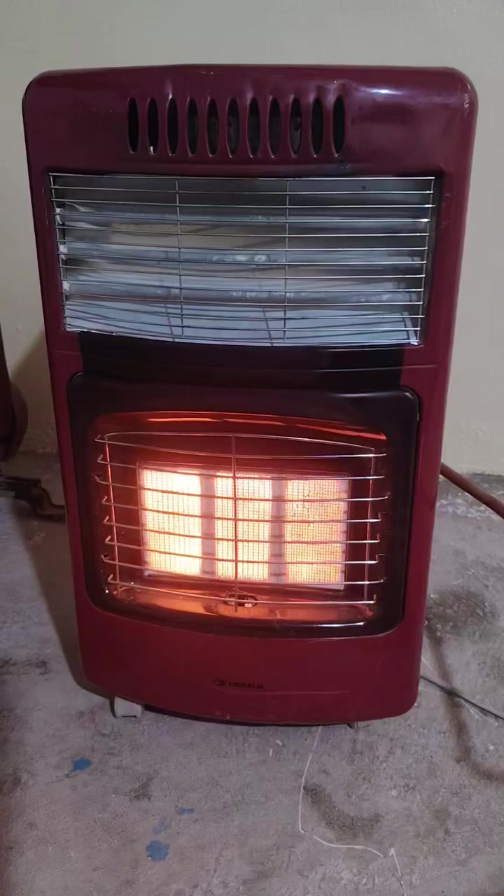 صوبه صوبه غاز وهيتر كهربائي السعر 60,000 رقم الهاتف ***********
