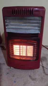 صوبه صوبه غاز وهيتر كهربائي السعر 60,000 رقم الهاتف ٠٧٥١٥١١٩٦٦٥