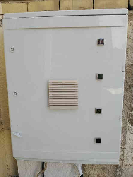 نبذة عن اعمالنا في بوردات المنازل بنظام سلكتر وتوزيع صحيح والترتيب المعتاد لكل الاعمال  
للاستفسار  
***********
***********

#كهربائيين #بوردات #بناء_منازل #أمني_بيتك #كهربائي_عالمي
