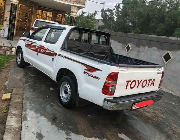 للبيع هايلوكس 2010 سعودي  كير عادي رقم واسط دولي سنويه ل29 سياره متجيه ع جهت العبري ومصبوغه عام لغد شاصي كفاله شاصي 19 جاهزه للخير حداديه تخم تاير كهربائيات كلها شغاله شاشة بلاتوث+ كامره خلفيه دوشمه جديده سياره نظيفه وجاهزه مال جناي مكاني بغداد الأمين الثاني الشراي يتصل ويدلل ***********
