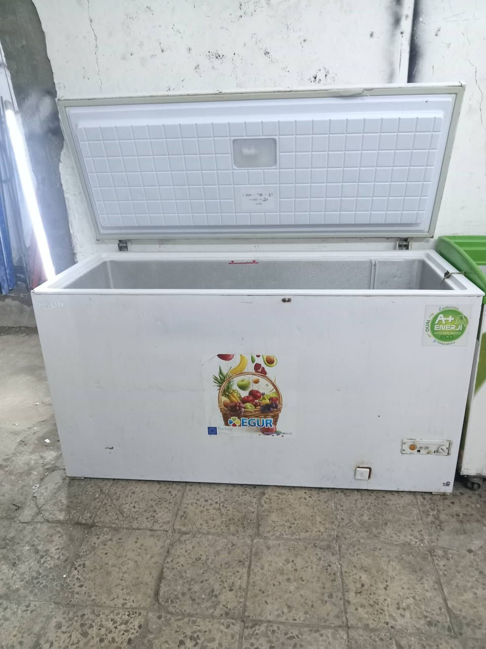 مستعدون لتجهيز المطاعم بكافه المعدات جديد ومستعمل وتصنيع كافه مستلزمات المطابخ جمله  الاستفسار اتصال او واتساب ***********
