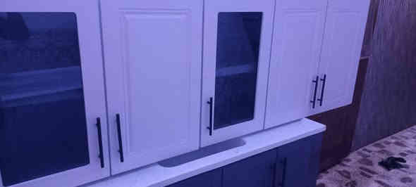 السلام عليكم كاونتر للبيع جديد بالجيس غير مستعمل نبيعه بسعر المستعمل لضيق المكان قياس ٣ أمتار تعليك وتحضير وسنك متر ونص الداخل بلوك المنيوم والخارج hdf وسطح الكاونتر سنك وتحضير مرمر عنوان بغداد مدينه الصدر للاستفسار الاتصال على الرقم ***********
