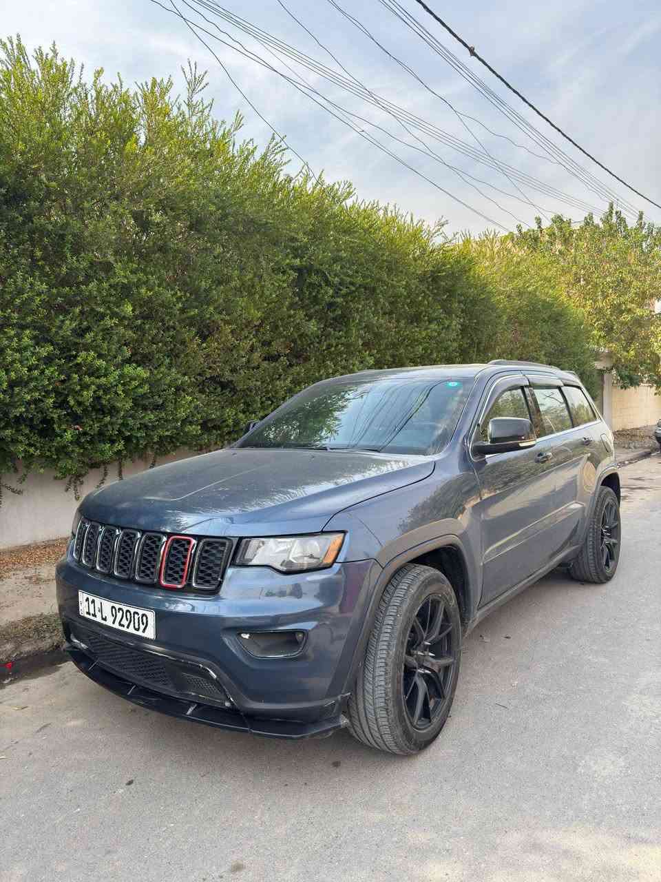 موديل 2019 لمتدد لون بحري 
فتحة
 كشنات جلد كهربائبة 
دخول ذكي
 بصمة تشغيل 
رقم بغداد انكليزي 
محرك 3600 
حادثها من امريكا جاملغ وبنيد تبديل وبيها هنا صبغ بابتين يعني 4قطع 
سعرها 195وبيها مجال ..... او مراوس بسيارة اقل منها سعر 
للتواصل على الرقم ***********

