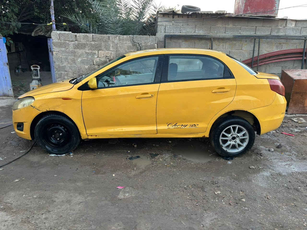 السلام عليكم من رخصة مدير الگروب والأعضاء وبسبب الوعود الكاذبة شيري فلاوين للبيع موديل ١٣ مكينة وگير جيدة حدادية لابأس تايرات نص عمر گشرتها كدامك غرامات وهيئة صاحبها متكفل بيها غرامات ١٠٠ وهيئة ٣٠٠ مستعجل على بيعتها عندي ضرف انطيك رقمة ومستمسكاتة ويريد تحويل والسعر ١٩ وبيها مجال للأستفسار *********** مكانها جكوك
