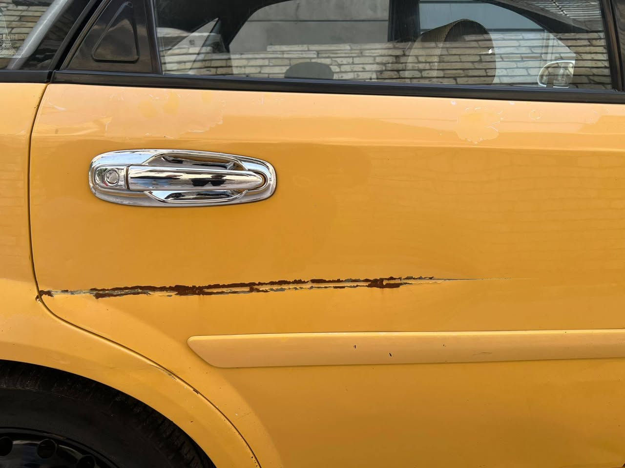 السلام عليكم
اوبترا موديل 2011 الشركه العامه
السياره جاهزه كير ومكينه بلجيس وعليها منضومه غاز الله شاهد سياره أيدي بيها مناقصها شي دموشمه وارضيه جلد وسفريات بيها بس هاي لطخه بلباب وطخه قديمه بجاملغ الأمامي الأيمن ومصلحه علبارد السعر 66 رقم الهاتف *********** متوفر واتساب
