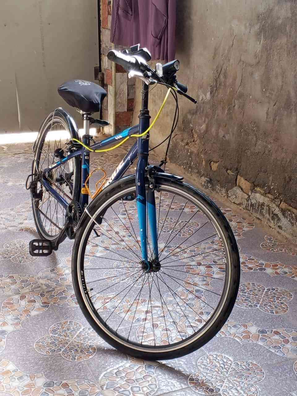 اسلام عليكم بايسكل هجين رياضي خفيف🚴 الوزن السرع ملاته 5نمر جديد ما مستخدم ومزود بغراض كامل السعر🚴 175وبي مجال المكان المسيب حي الجامعه مقابل معمل الاسمنت 🚵الاتصال عله الرقم ***********
