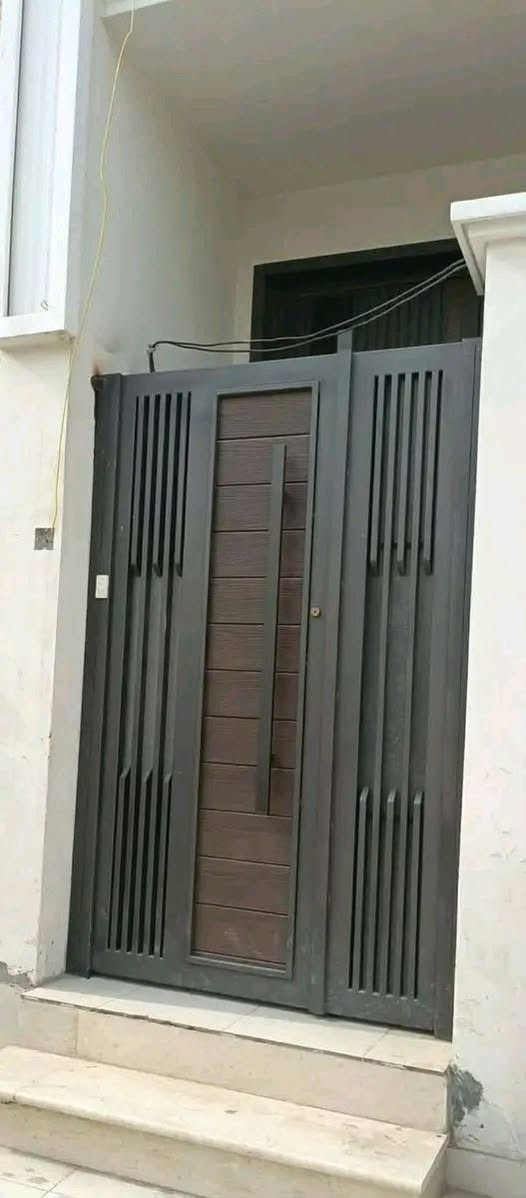 ورشه حداده بلال  بالاعمال الحداده تشمل جميع اصناف الحداده ومنها الابواب والشبابيك والسقايف الحديثه والقديمه ومنها كيا سبان  واضافه الى العمل منها الساندويتش البنل والكرفانات تشمل جميع الاعمال الحره  باداره بلال الحداد 
***********
***********
يوجد لدينا حداد متنقله دخل تكريت
