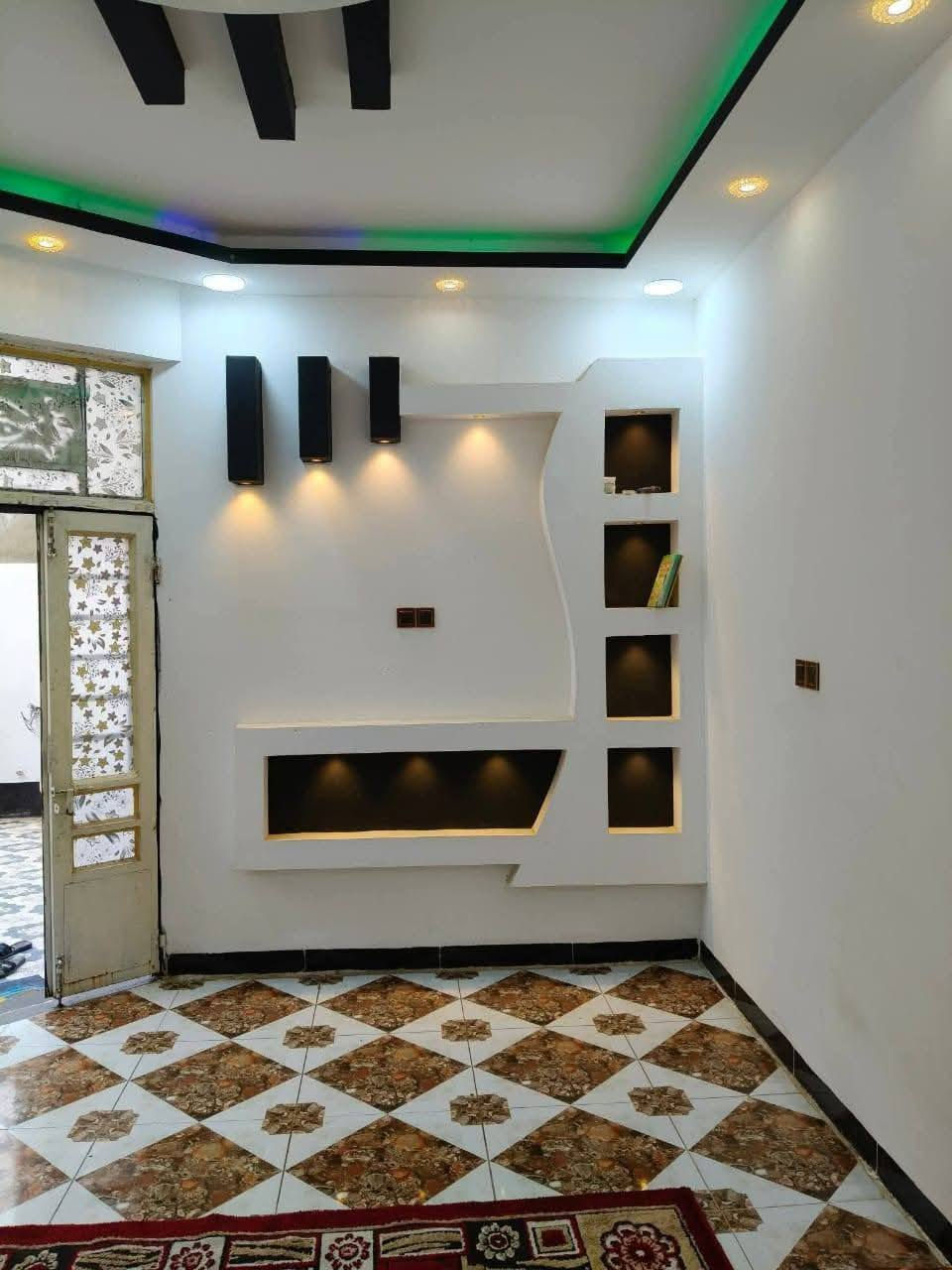 دار للبيع طابقين عائلي واستثماري بناء حديث ودرجة أولى طابو زراعي سند ٢٥ مكاتبه ووكاله تستلم ماء وكهرباء وتبليط وخط مولد ومجاري وإنارة مساحة ١٥٠ م خمس غرف نوم واستقبال وصاله ومطبخ في كل طابق وصحيات داخليه وخارجية وطابق ثاني تقاطع القدس جانب جامعة الرافدين قبل البزل قرب جامع حجي طه  السعر ١٤٠ وبي مجال للشراي للاستفسار خاص او ***********
