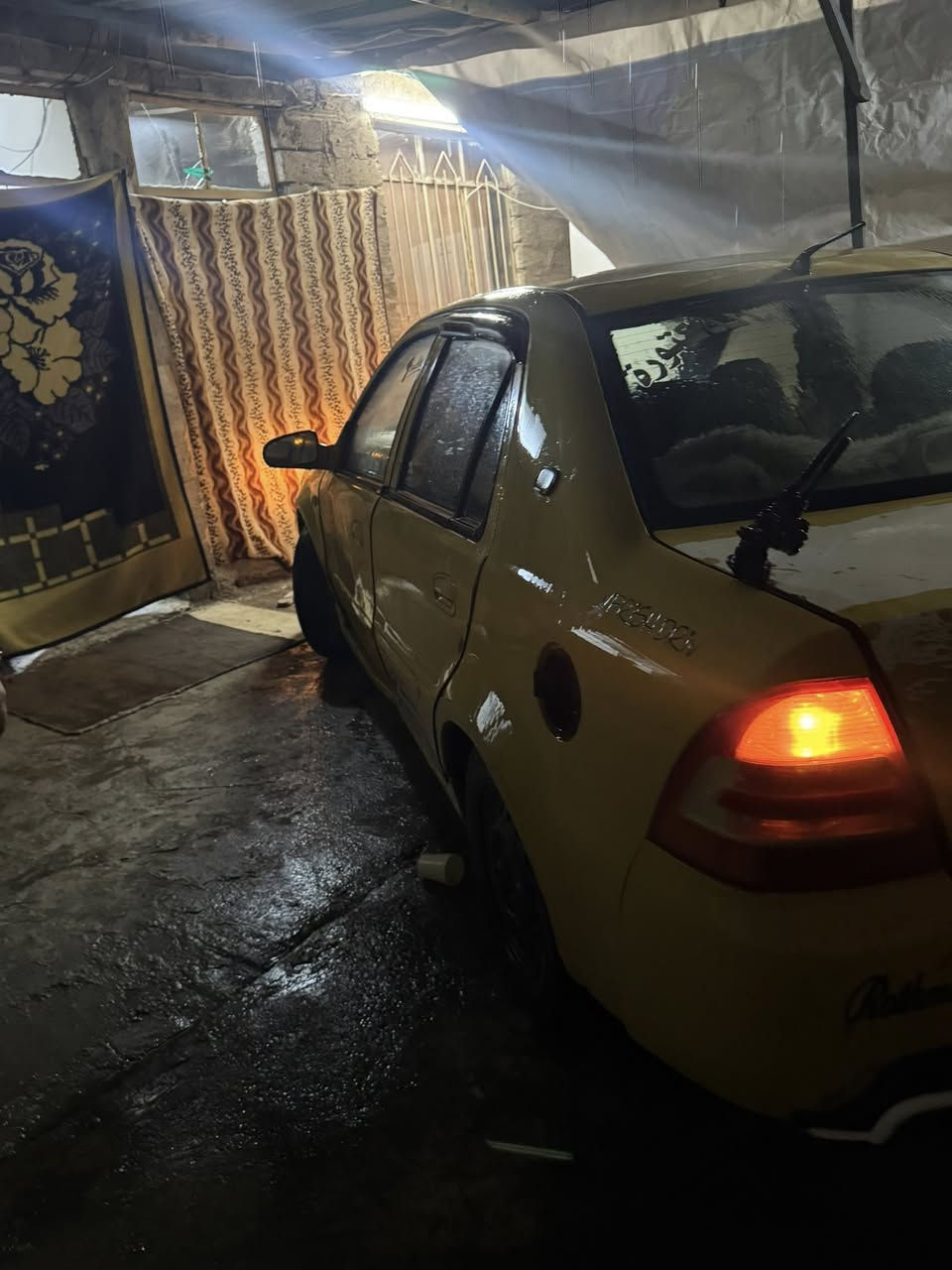 سلام عليكم سيكي2010للبيع رقم احمر بغداد مكينه كورلا  يارس  كير أتماتيك موجود كوبون بانزين السياره بدون ضرر عليها هيئه 500 ألف  سعر 28بيها مجال مؤكل بالنشر ***********
