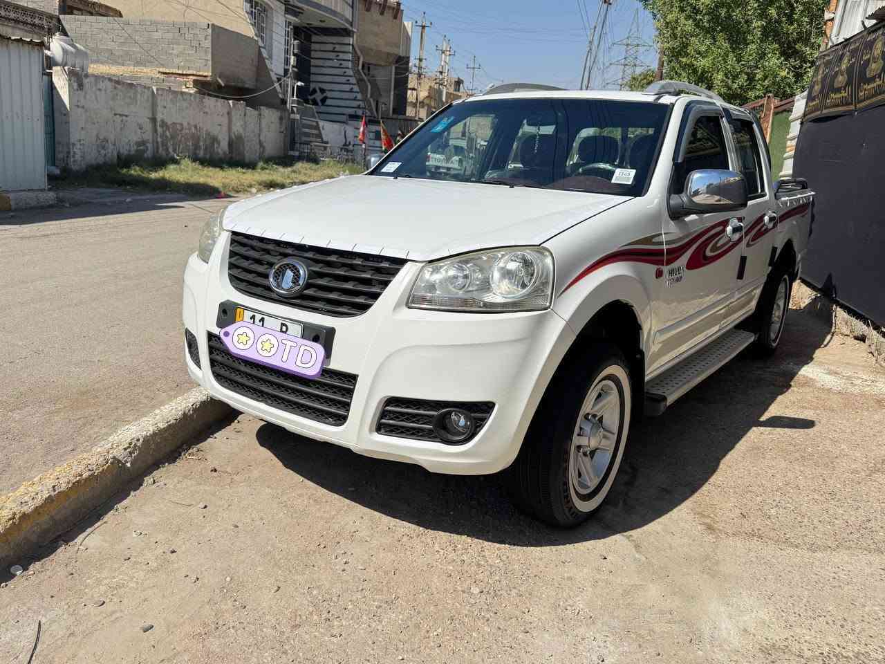 بيكم كريت ويل 2013.       رقم بغداد الدولي
لون ابيض            ماشيه 100 
  عله وضع الشركه 
سياره فول.     تحكمات.       
ارضيه جلد.  سياره عله وضع الشركه 
تبريد ثلج وي سويج     ترايك وين ميعجبك 
تخم تاير جديد.        صدر ميكانيك كله عل بلاد 
سياره ما مفتوح بيهه برغي عله وضع الشركه
       مكاني بغداد الحبيبيه 
شراي يتصل.                غير متواجد عل نت 
       ***********
