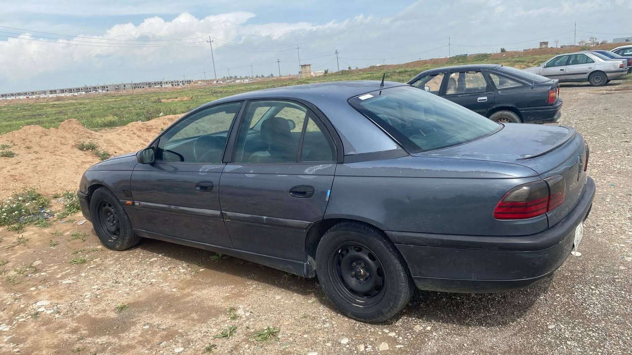 سلام عليكم اوميكا بزون 97 سيارة جاهزه تبريد تتفئه  عل بلاد شرط التحول رقم مميز مكان كركوك *********** سعر 44ورقه
