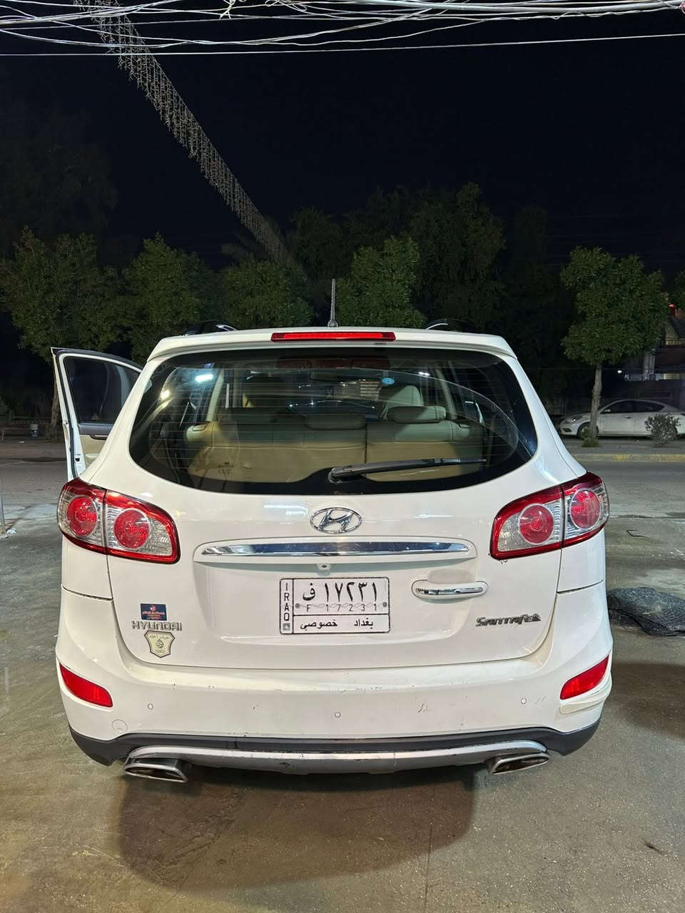 السلام عليكم
سنتافيا 12 خليجي استلام شركة 4 سلندر كامل المواصفات مكفول من الصبغ والتبديل 
نظيفة ماشية 149 الف مواصفاتها: ثلاجة داخلية - اشاير بالمري - فتحة-داخل صاجي -شاشه 
السعر: 165 ورقه وبيها مجال
***********
