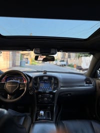 كرايسلر 300S . (كولد) .  الموديل : 2018  . (كندي) .  العداد : 132 mile...