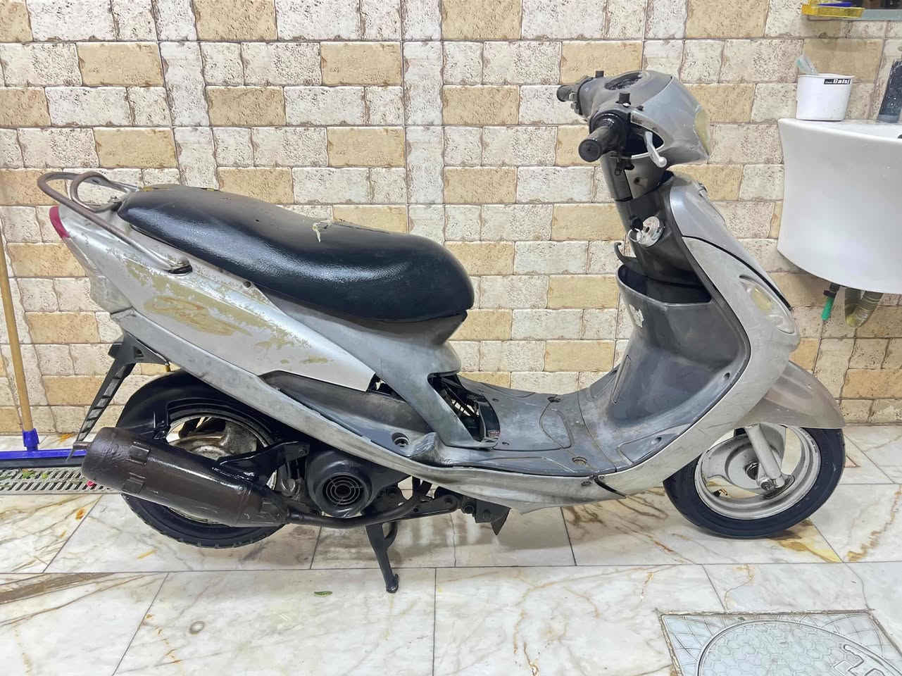 سلام عليكم ماكس منغولي دراجه يرادلها ترتيب طافيه الدراجه 
اكفلها الك فقط ولفات يرادلها  ماعندي مجال الها بيع مستعجل 
مكاني مدينه الصدرر  سعر خاص مكلف


**إذا كنت صاحب هذا الإعلان وتريد حذفه لأي سبب، رجاءا أرسل رسالة إلى الدعم الفني**