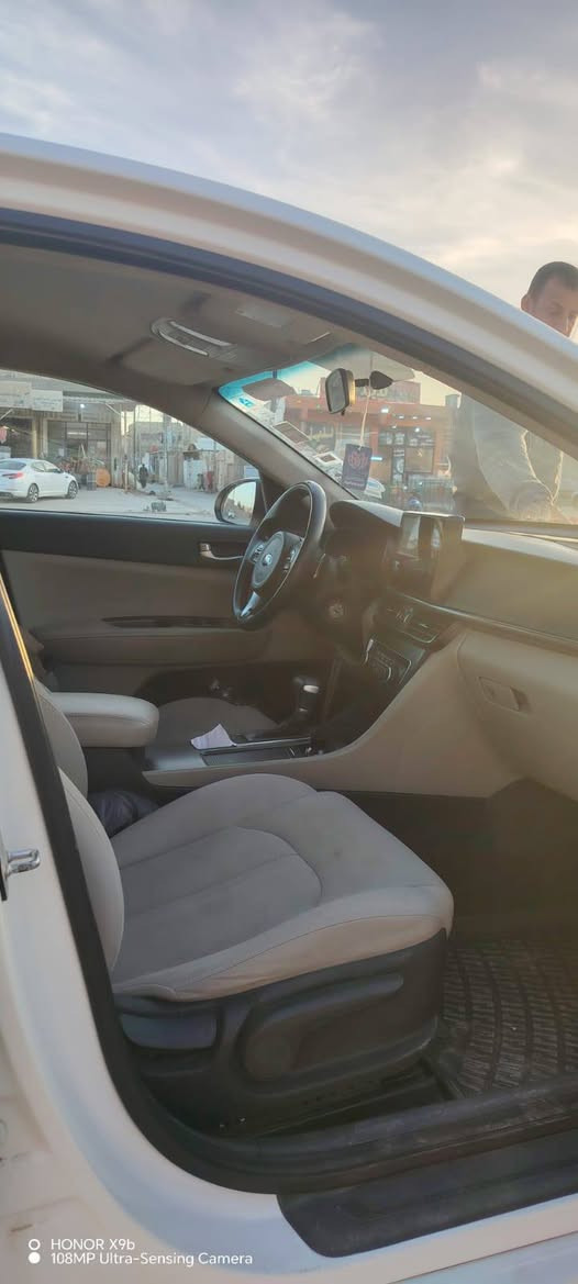 سلام عليكم
للبيع فقط 
كيا اوبتما موديل 2017 سونار موجود جيك قبل لاتتصل 
السعر $173 وبيها مجال قليل 
العنوان الديوانيه المركز سياره باسم عربي من دوانيه رقمها دهوك شمالي سنويه جديدة ورقم جديد مكينه 2400 مكينه وكير مكفولات 
الاستفسار اكثر اتصل على الرقم 
*********** تاكد من سونار واتصل
