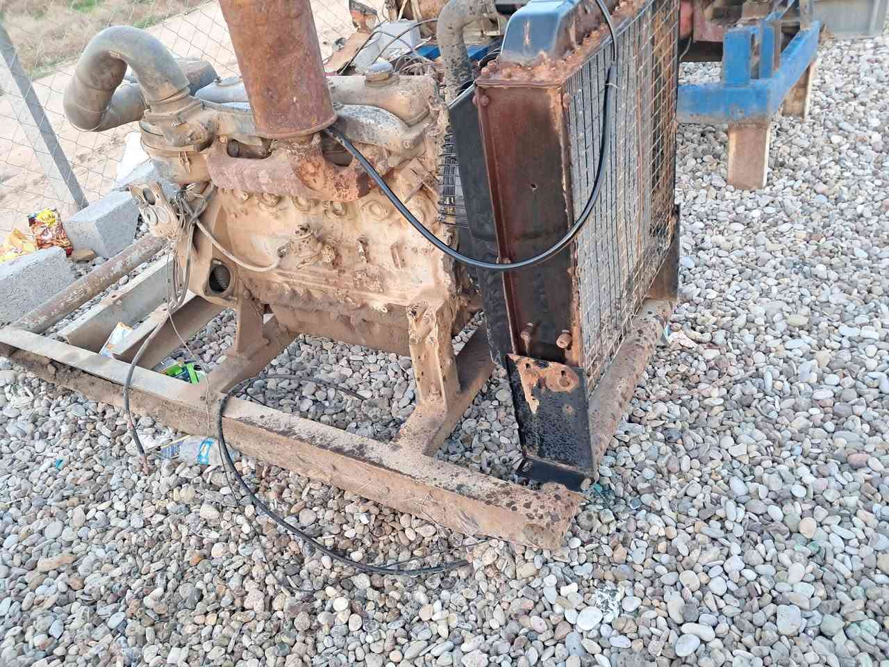 محرك بيركنز انكليزي ٦سلندر متروك العنوان ديالى ***********
