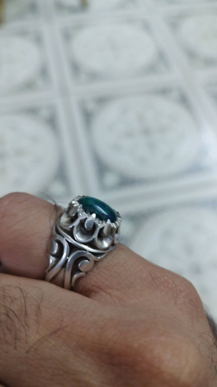 السلام عليكم محبس اوبال ناري  صياغة ثقيل 
للبيع بغداد ***********
