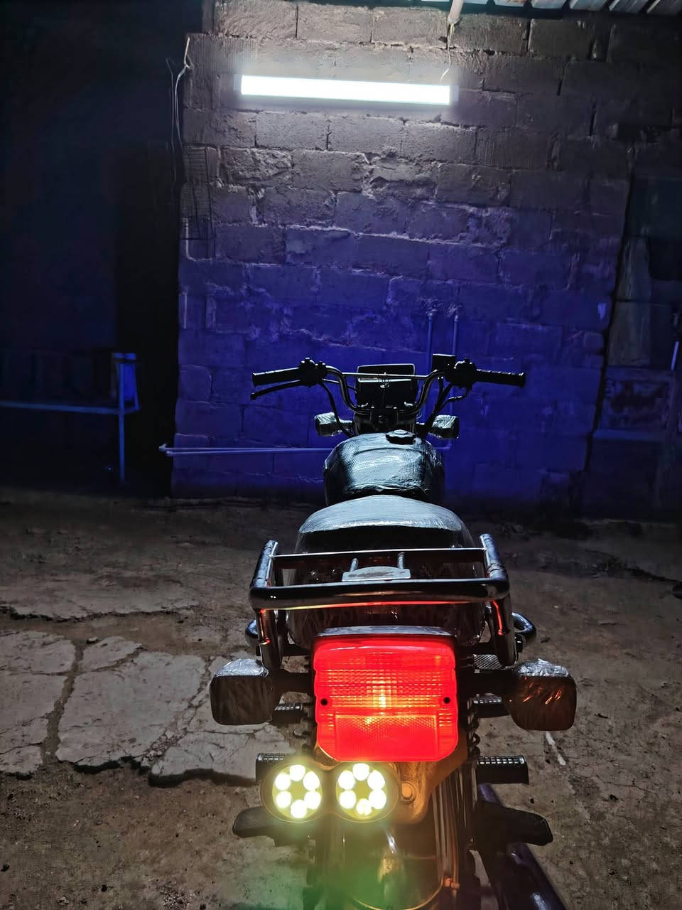 سلام عليكم
دراجه للبيع ✅

موديل (2021)

اوراقهه موجوده ✅

امحركهه ما مفتوح ✅

لا تنقيص ولا تبخير ✅

زوج تايرات  جدد ✅

دبلات وره جديدات ✅

الدراجه نواقصهه بس  كلوبات ما اشاير اربعه ب الف 🙂

مكان الدراجه  (ابوو غريب)

السعر  (500)وبيهه مجال

 اخون رحمه الوالديكم الي ما يعجبه السعر السوك كلشي بي 

ولحد يخابرني يكول ذبيهه ما بيهه الدراجه كامله محركهه فولل بس عوزهه كلوبات ما اشاير 

للتواصل (***********) بي واتساب
