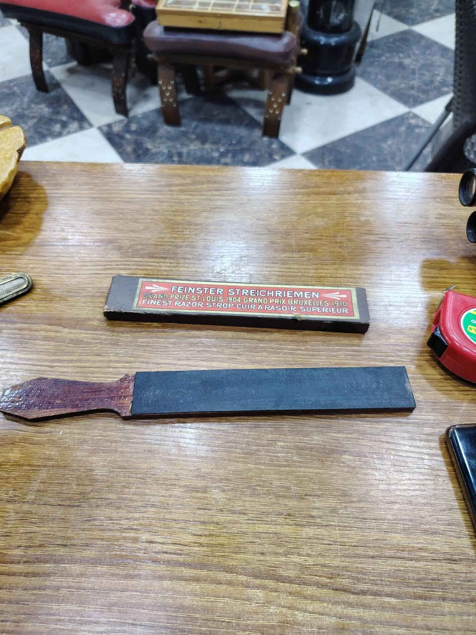 مستحد مواسه حلاقه انتيك بلكارتون نظافه فول واتساب *********** العنوان ديالى خانقين يوجد توصيل
