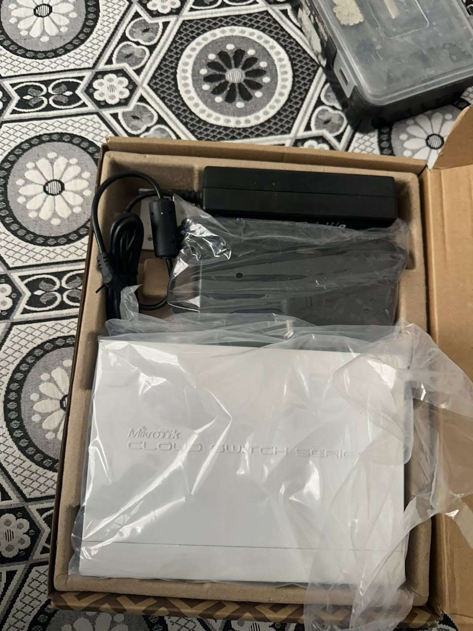 كلاود سويج ميكروتيك
٤ بورت Sfp+
٨ بورت باور
جديد بل باكيت
السعر ١٢٠ الف
عندي توصيل


**إذا كنت صاحب هذا الإعلان وتريد حذفه لأي سبب، رجاءا أرسل رسالة إلى الدعم الفني**
