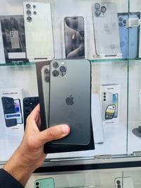 آيفون ١١ برو ماكس • بطارية ٨٣ • دبل شريحة