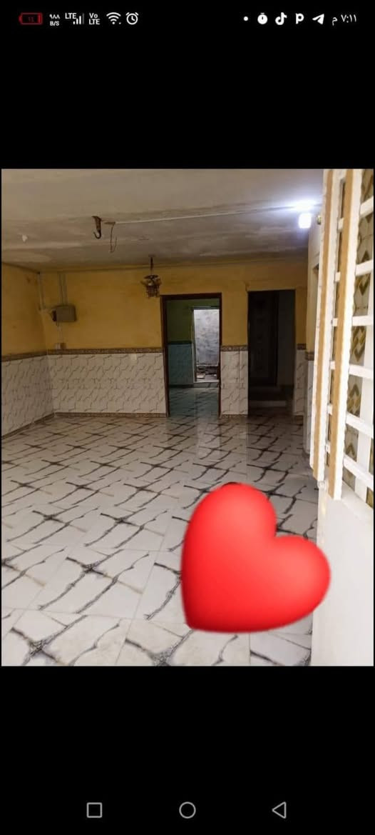 السلام عليكم
بيت تجاوز للبيع او الايجار يحتوي على غرفتين ومخزن وهول وصحيات وطارمة صغيرة امامية وخلفية العنوان البصرة حي الاساتذة قرب جسر جويعد مجاور سنتر الاديان للمعلومات الاتصال على الرقم التالي *********** سعر الايجار 300000 قفل وسعر البيع 15 مليون
